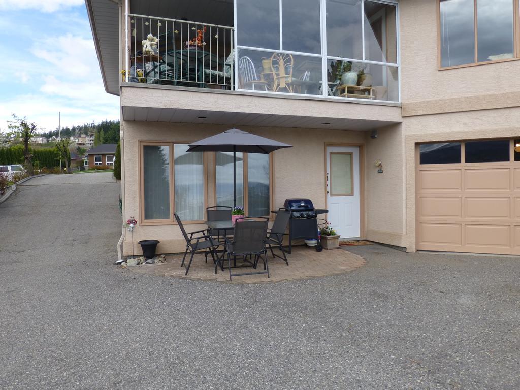 Peachland Lakeview Vacation Suite Exterior photo